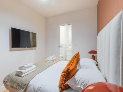 Magnificent apartment - 4BR 10P - Arc de Triomphe - image 6