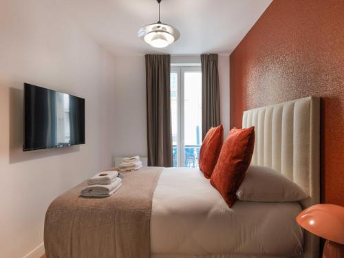 Magnificent apartment - 4BR 10P - Arc de Triomphe, Paryż