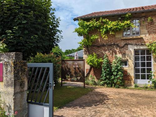 . Gîte rénové avec jardin clos, cheminée et baby-foot à Contrisson, proche du Lac du Der. - FR-1-585-16