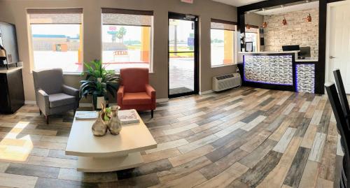 Days Inn by Wyndham Orange - image 12