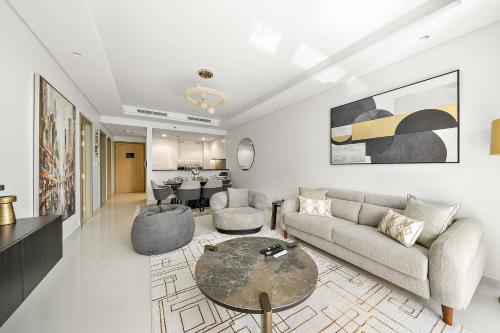 Stylish 2BR Apt in 5 Star Hotel with Burj Khalifa Views, Dubái (foto 5)