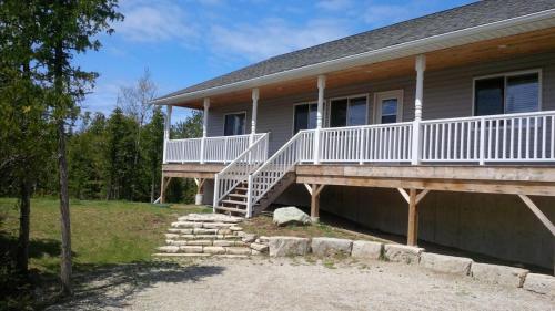 Family & Pet Friendly Huron Getaway