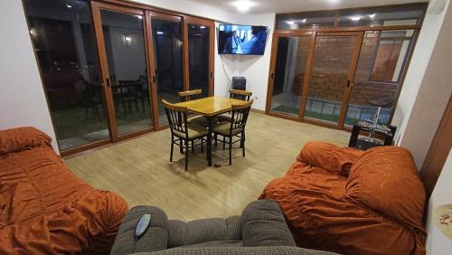 Koplietošanas atpūtas telpa ar TV, La Casa del Valle - Huaripampa in Jauja