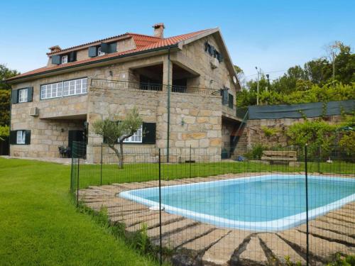 Granite House by Tâmega with Pool