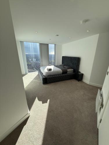 Apt Sleeps 6 With Two Bathrooms - Tap to explore photos
