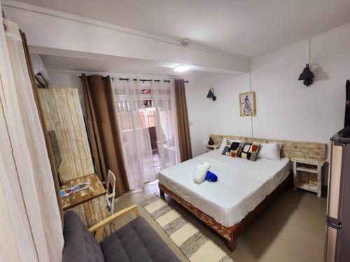 TRR3 Apt near Beach with Fine Cuisine & Pool, Grand Baie (foto 5)