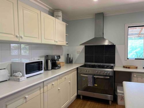 Two Bedroom Home in เมเรอดิน