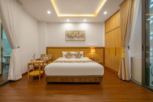 One-Bedroom Apartment image 8