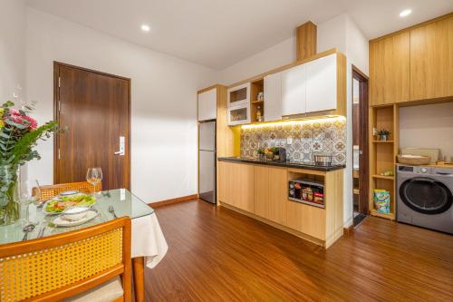 One-Bedroom Apartment image 6
