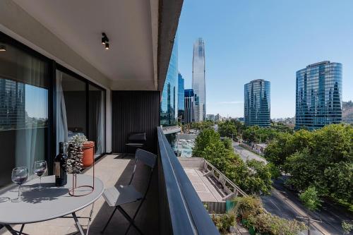 Renovado con terraza en el corazón de Las Condes