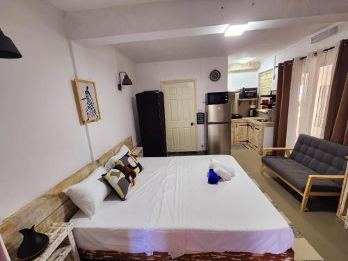TRR3 Apt near Beach with Fine Cuisine & Pool, Grand Baie (foto 6)