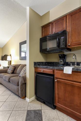 Lake Views at The Shores Great Location 5693 - image 14