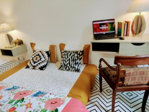 Studio Apartment with Green Lawn, Noida (foto 11)