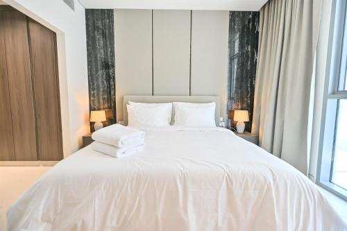 Stunning 1BR Retreat with Crystal Lagoon Views!, Dubai (photo 6)