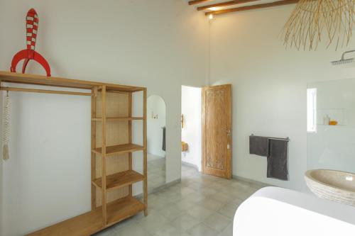 Three-Bedroom Villa image 10
