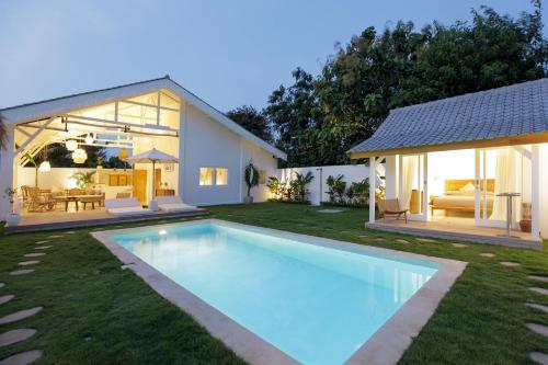 Three-Bedroom Villa image 5