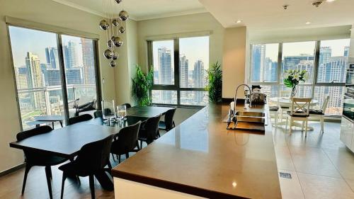 Ultimate 5BR Luxury I 2500 sqf I Burj Inner Circle, Dubaï (photo 7)