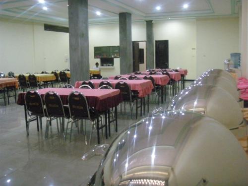 Dena Hotel in Taubneno