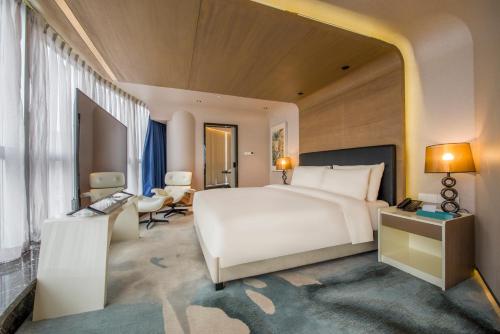 room detail thumbnail 1