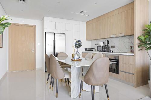 Silkhaus brand new 2BDR in Beach Vista - image 14