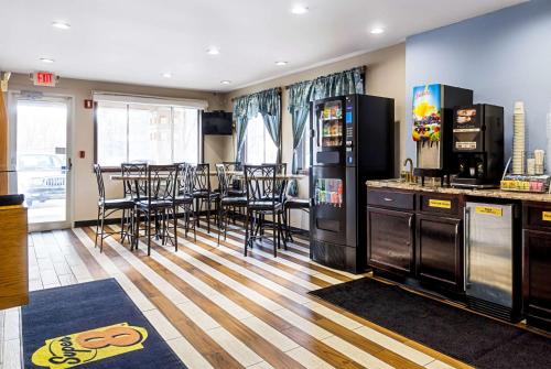 Super 8 by Wyndham Pittsburgh/Monroeville