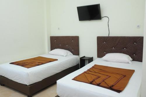 2 twin beds