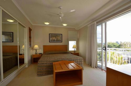 Myconos Resort Stop at Myconos Resort to discover the wonders of Sunshine Coast. Featuring a satisfying list of amenities, guests will find their stay at the property a comfortable one. Airport transfer, family room