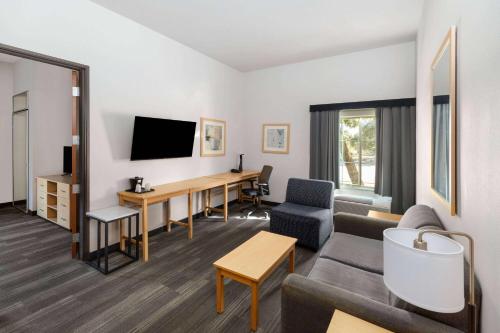 La Quinta by Wyndham Austin NW/Lakeline Mall - image 10