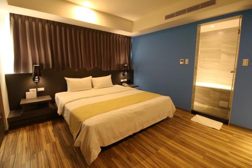 藍色海岸商旅 (Blue Coast Hotel) in 前鎮區