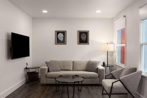 One-Bedroom Apartment - Non-Smoking image 10