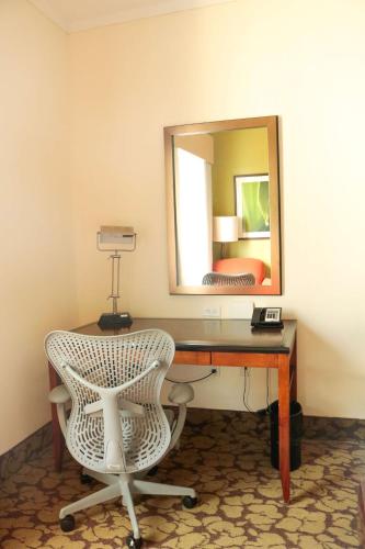 King Room image 3