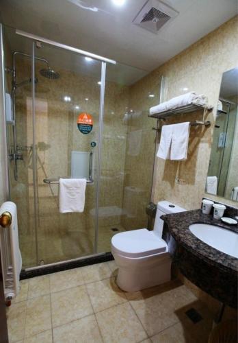 Bathroom, GreenTree Inn Beijing Fangshan Liangxiang Suzhuang Express Hotel in Fangshan District