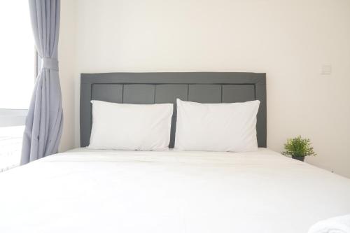 New Furnished and Spacious 2BR Tokyo Riverside PIK 2 Apartment By Travelio, Tangerang