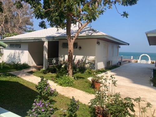 Dawn at sea Cha-am beach Dawn at sea Cha-am beach