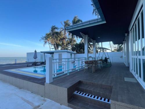 Dawn at sea Cha-am beach Dawn at sea Cha-am beach