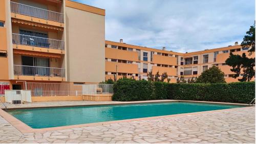 T2- Piscine- Commerces- Plages- Clim - Location saisonnière - Le Lavandou