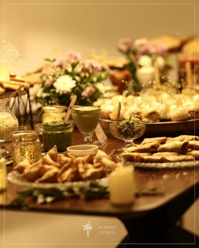 อาหารและเครื่องดื่ม, Avaanti Boutique Stays By Avaanti Stays. in เทบารี