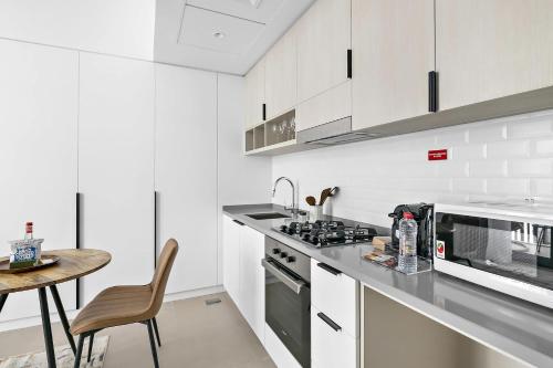 Silkhaus brand new studio in Belgravia JVC - image 6