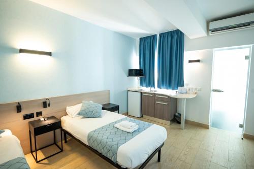Day's Inn Hotel and Residence - image 13