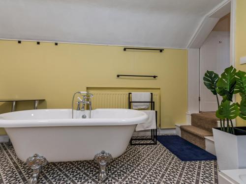 Létesítmények, Spacious home sleeps 9 - walker cyclist retreat - Pass the Keys in Church Stretton