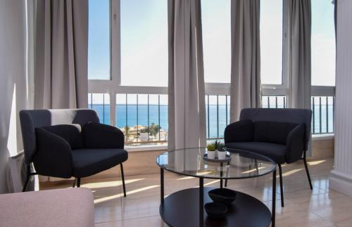 Two-Bedroom Apartment - Oceanfront  room in Ref 318