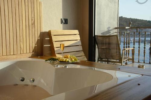 Bañera de hidromasaje, ERTAN OTEL  in Cesme