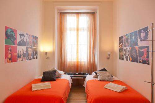 Living Lounge Hostel 2