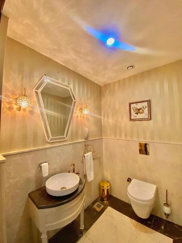 Morrian Hotel - image 14