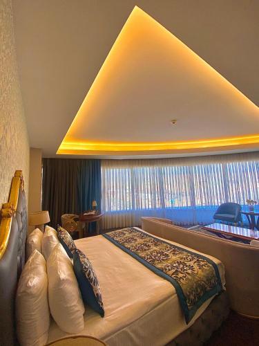 Morrian Hotel - image 6