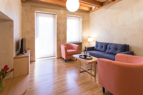 Suite with Balcony image 10