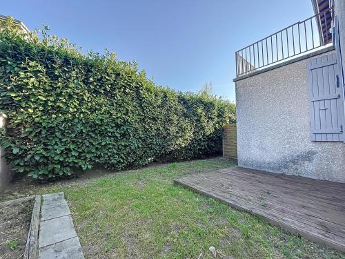 Balkons/terase, L'écrin des écoles-2 chambres-terrasse-BBQ (L'ecrin des ecoles-2 chambres-terrasse-BBQ) in Saint-Rambert-d'Albon (Rhone-Alpes)