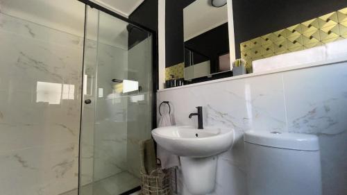 Xiluva Flower Smart Apartment