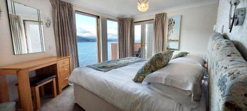 2 bedrooms, 4 beds