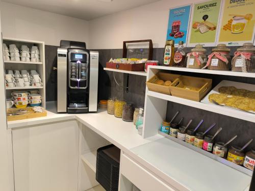 Brit Hotel Porte d'Espagne - image 6